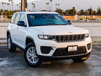 New 2025 Jeep Grand Cherokee Laredo X w/ Luxury Tech Group I