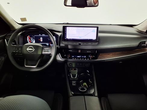 Used 2025 Nissan Rogue Platinum AWD/4WD image 14