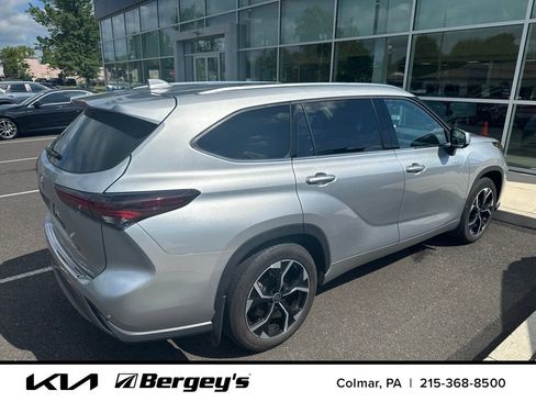 Used 2024 Toyota Highlander Platinum AWD/4WD image 6
