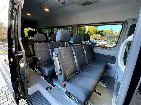 Used 2016 Mercedes-Benz Sprinter 2500 image 17