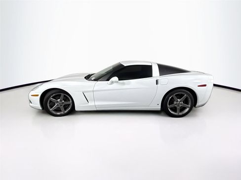 Used 2008 Chevrolet Corvette Coupe w/ Preferred Equipment Group RWD image 9