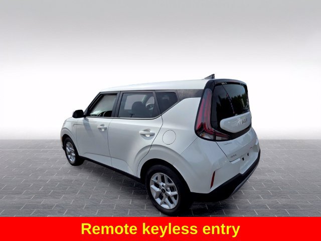 Used 2025 Kia Soul LX w/ LX Technology Package FWD image 6