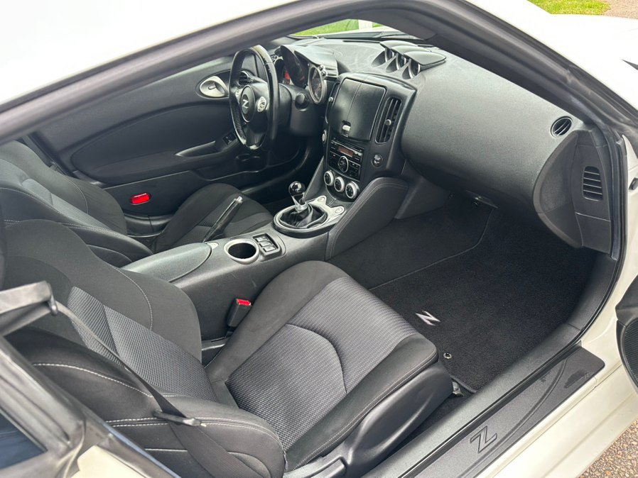 Used 2013 Nissan 370Z Coupe w/ Sport Pkg RWD image 12