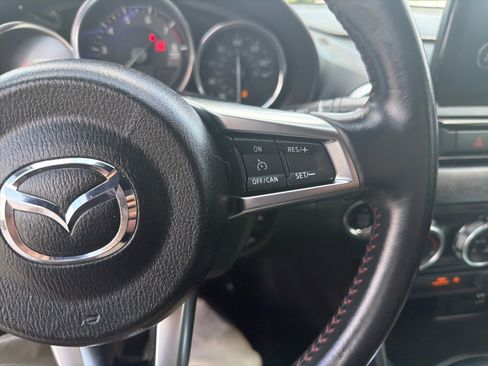 Used 2018 MAZDA MX-5 Miata RF Grand Touring RWD image 19