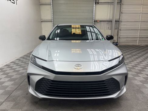Used 2025 Toyota Camry LE FWD image 9