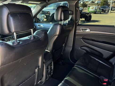 Used 2021 Jeep Grand Cherokee Laredo X image 19