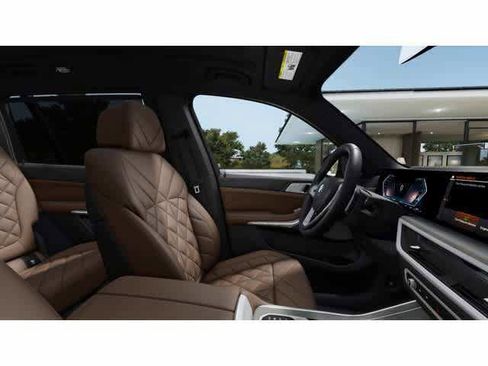 Used 2026 BMW X7 xDrive40i w/ Premium Package image 20