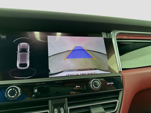 Used 2022 Porsche Macan image 17