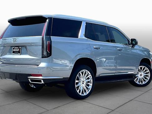 Used 2024 Cadillac Escalade Premium Luxury AWD/4WD image 13