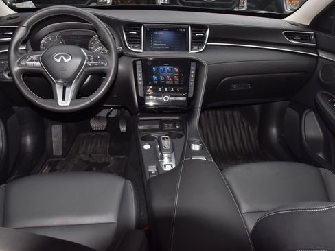 Used 2024 INFINITI QX50 Pure image 16