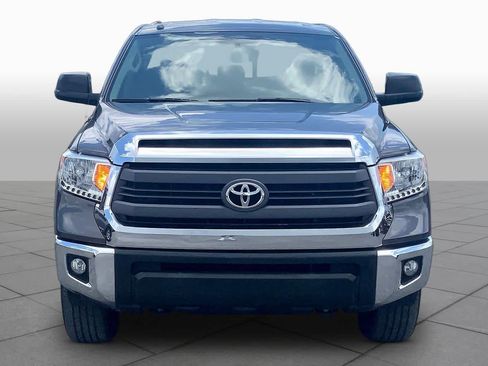 Used 2015 Toyota Tundra SR5 w/ SR5 Upgrade Package AWD/4WD image 4