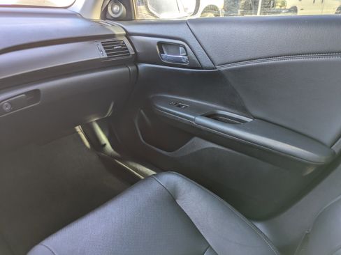Used 2015 Honda Accord EX-L image 18