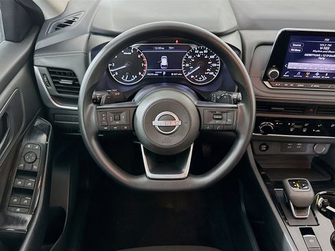 Used 2024 Nissan Rogue S FWD image 18