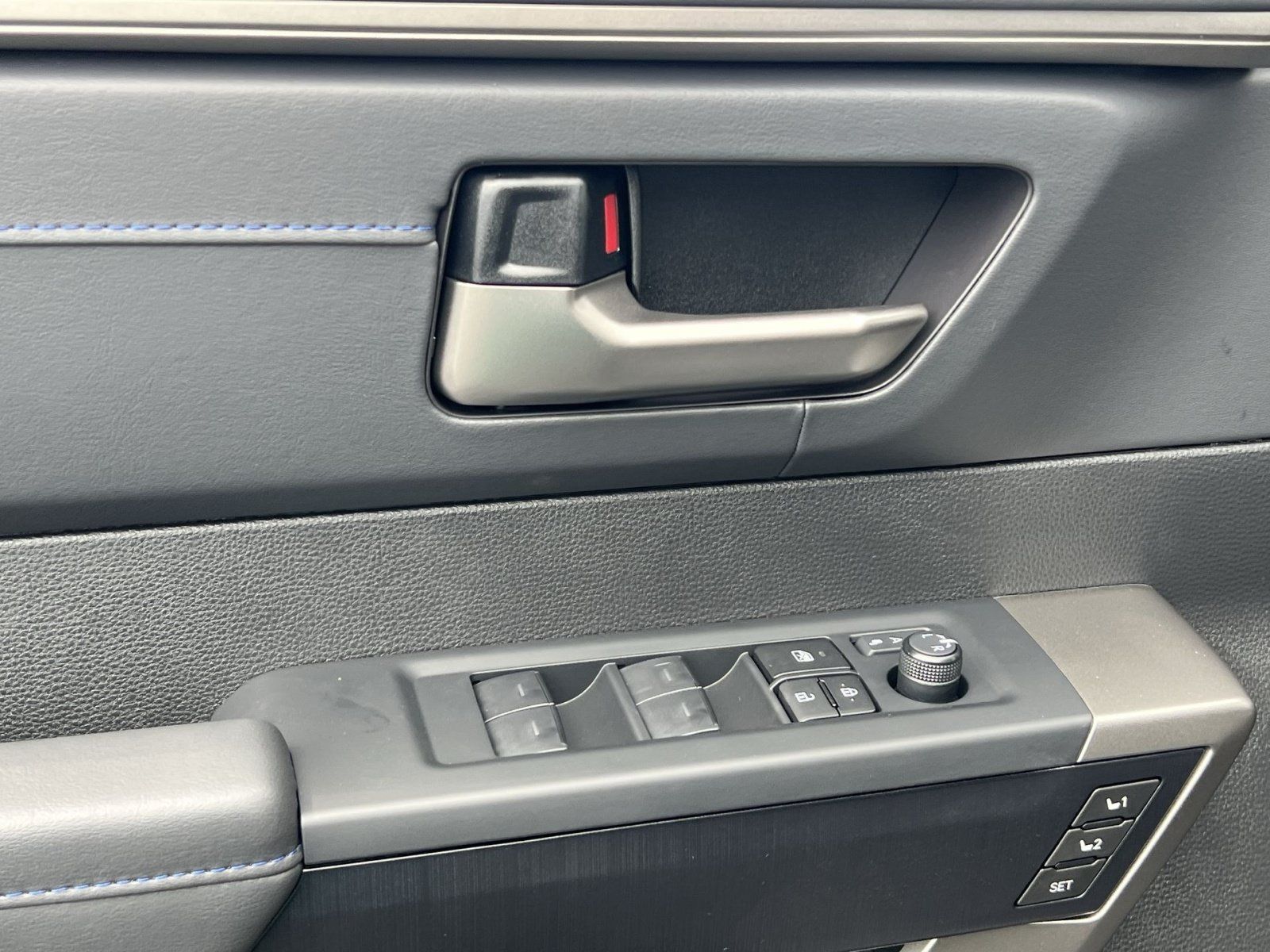 New 2026 Toyota Sequoia Platinum AWD/4WD image 15