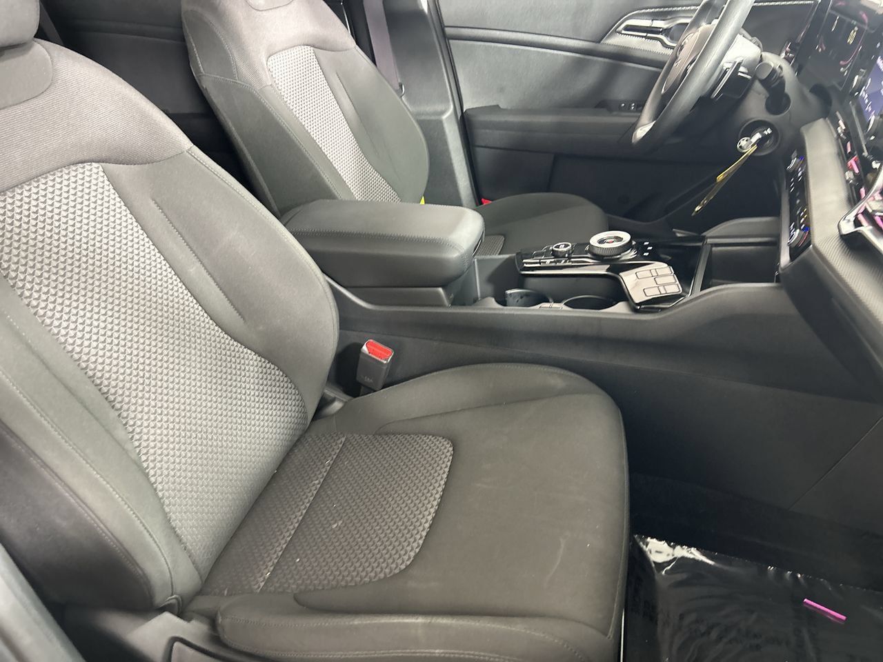 Used 2025 Kia Sportage LX FWD image 26