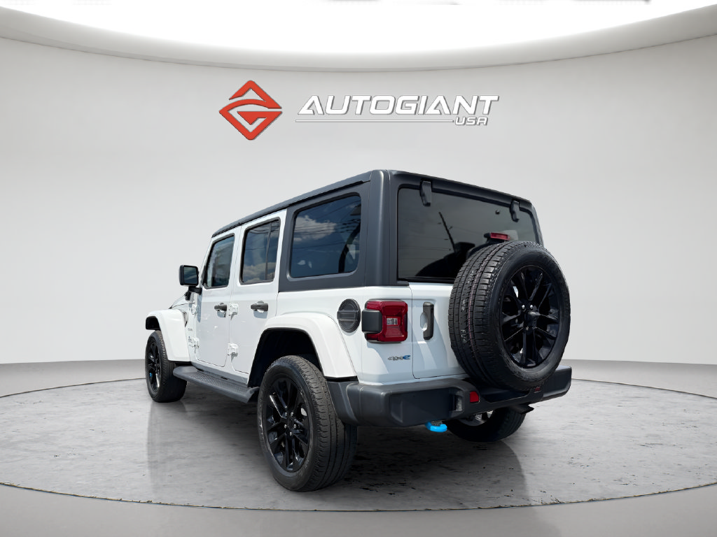 Used 2022 Jeep Wrangler Unlimited Sahara AWD/4WD image 6