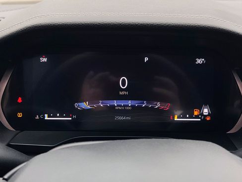 Used 2023 Jeep Grand Cherokee Limited w/ Black Appearance Package image 18