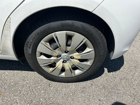 Used 2013 Toyota Yaris LE image 9