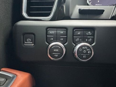 Used 2023 GMC Sierra 1500 Denali Ultimate image 13