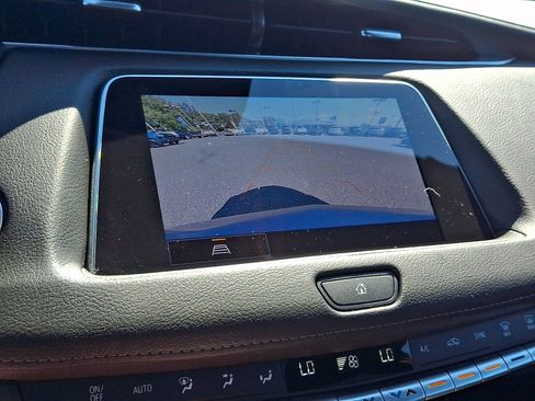 Used 2023 Cadillac XT4 Premium Luxury AWD/4WD image 18