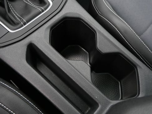 Used 2025 Volkswagen Jetta SE w/ Sunroof Package FWD image 27