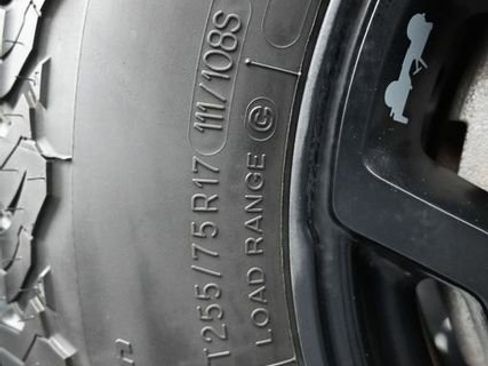 Used 2021 Jeep Gladiator Willys image 54