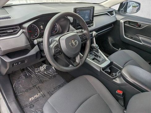 Used 2019 Toyota RAV4 LE image 10