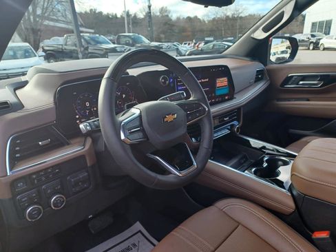 Used 2025 Chevrolet Tahoe High Country image 8