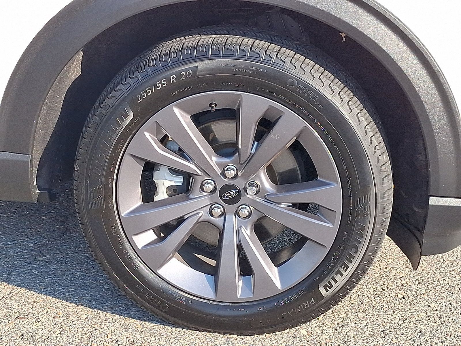 Used 2024 Ford Explorer XLT w/ Equipment Group 202A AWD/4WD image 8