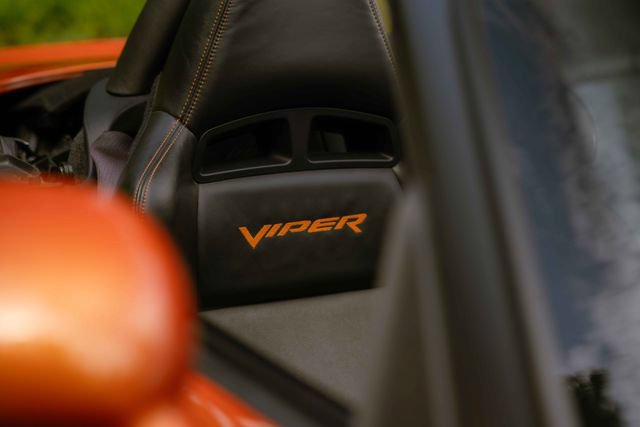 Used 2005 Dodge Viper SRT-10 w/ Copperhead Edition Group RWD image 46