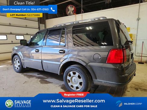 Used 2005 Lincoln Navigator Luxury AWD/4WD image 3