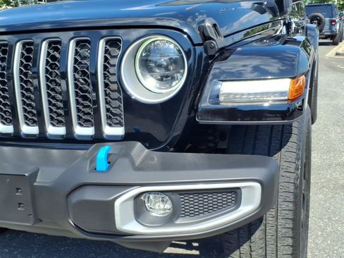 Used 2023 Jeep Wrangler Unlimited Sahara w/ Cold Weather Group AWD/4WD image 16