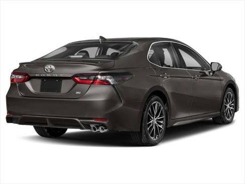 Certified 2023 Toyota Camry SE w/ Cold Weather Package AWD/4WD image 3
