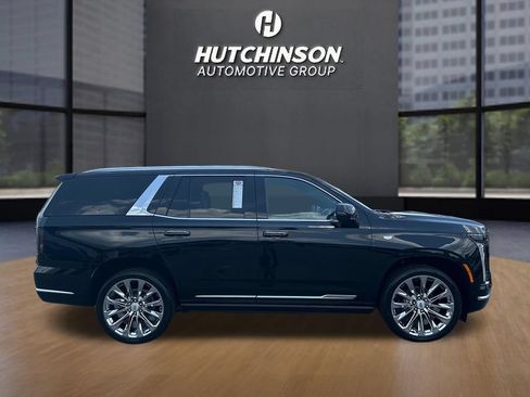 Certified 2026 Cadillac Escalade Luxury w/ LPO, Radiant Package AWD/4WD image 8