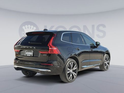 Certified 2023 Volvo XC60 B5 Ultimate w/ Climate Package image 7
