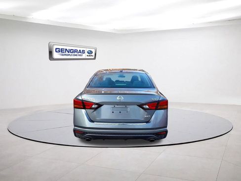 Used 2021 Nissan Altima 2.5 SV w/ SV Premium Package image 6