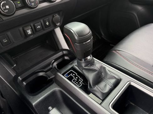 Used 2020 Toyota Tacoma TRD Off-Road AWD/4WD image 20