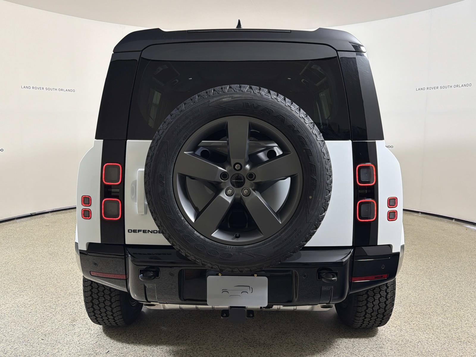 New 2026 Land Rover Defender 110 X-Dynamic SE AWD/4WD image 4