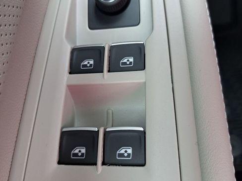 New 2026 Volkswagen Atlas SE FWD image 16
