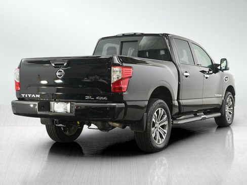 Used 2017 Nissan Titan SL w/ SL Towing Convenience Package AWD/4WD image 5