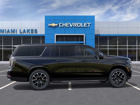 New 2026 Chevrolet Suburban RST RWD image 5