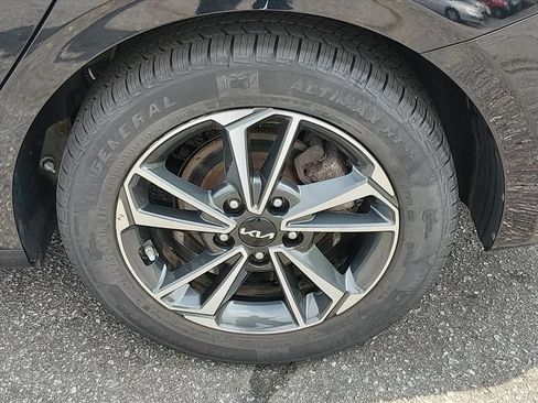 Certified 2023 Kia Forte LXS FWD image 13