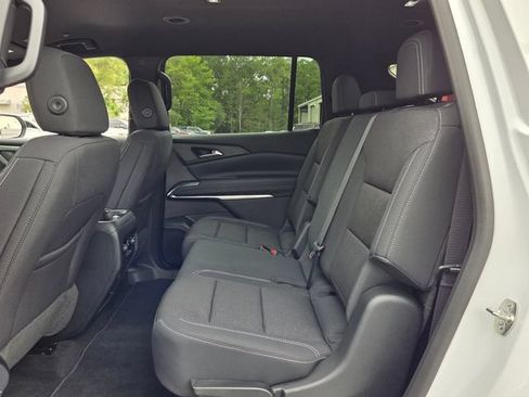 Used 2026 Chevrolet Traverse LT w/ Driver Confidence Package FWD image 10