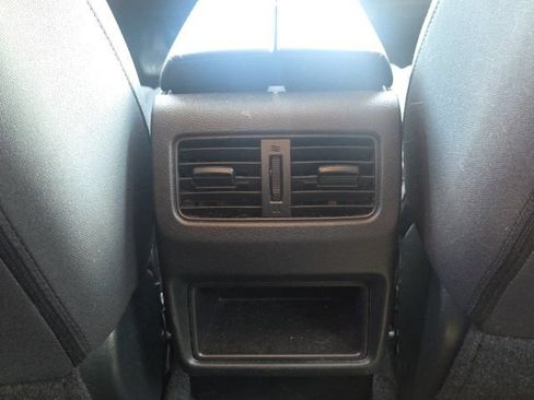 Used 2023 Nissan Rogue S AWD/4WD image 17