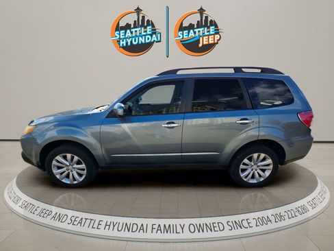 Used 2011 Subaru Forester 2.5X Premium AWD/4WD image 2