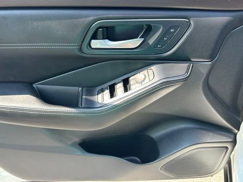 Certified 2023 Nissan Rogue SL w/ SL Premium Package AWD/4WD image 20