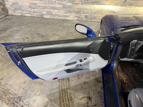 Used 2005 Chevrolet Corvette Coupe w/ Preferred Equipment Group image 11