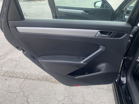 Used 2016 Volkswagen Passat 1.8T S image 10