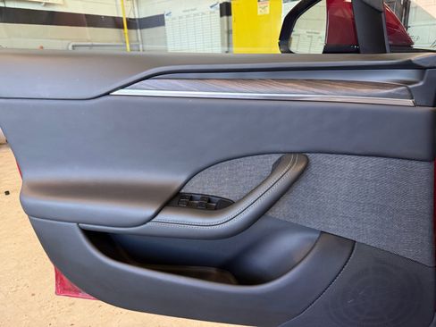 Used 2025 Tesla Model S image 13