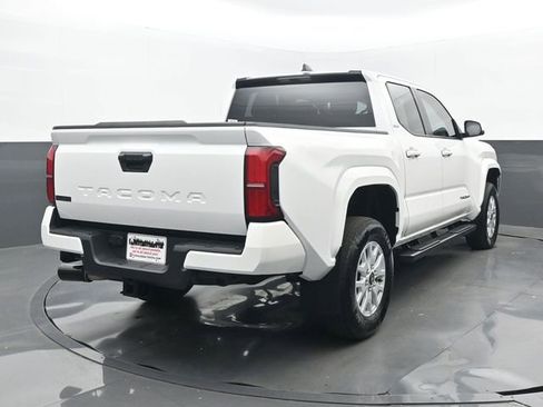Used 2025 Toyota Tacoma SR5 RWD image 19